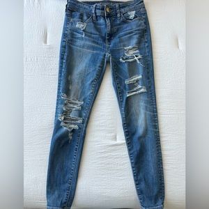 American Eagle Distressed Hi-Rise Jegging